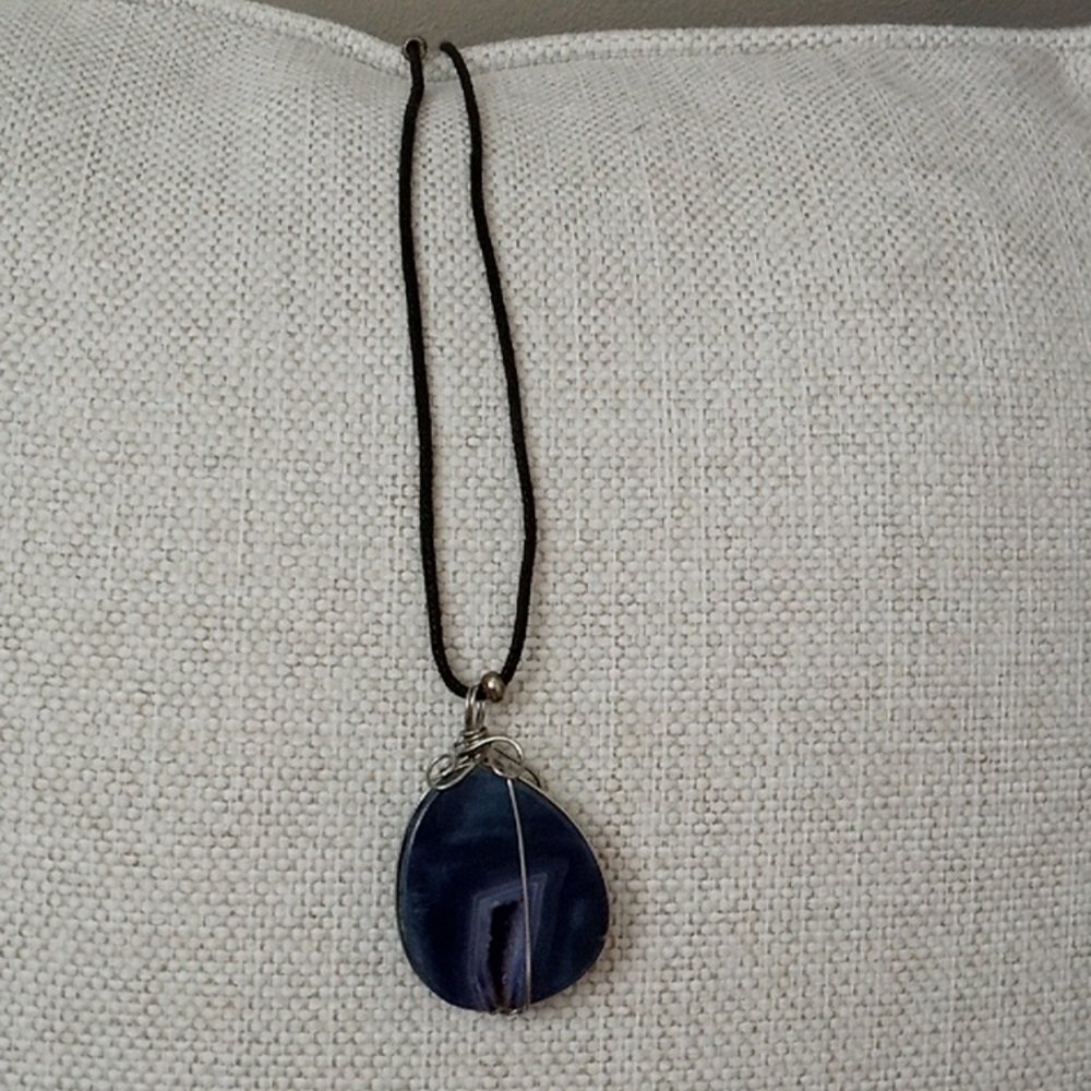 Approximately 10 inch necklace blue agate